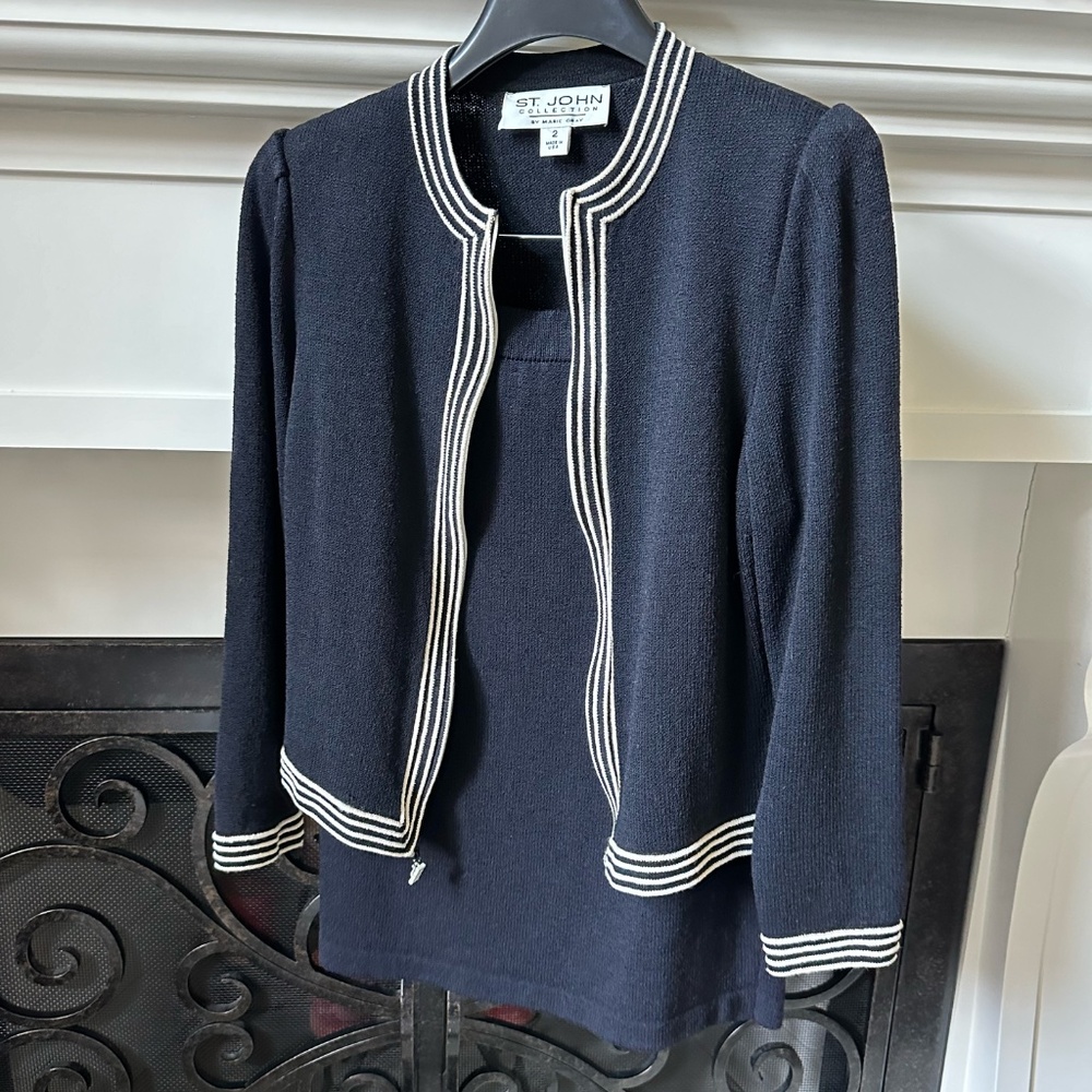 ST JOHN Zipper Black & Cream Skirt Suit Size 2